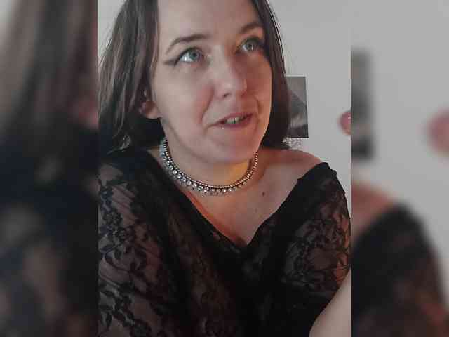 Angela100 webcam
