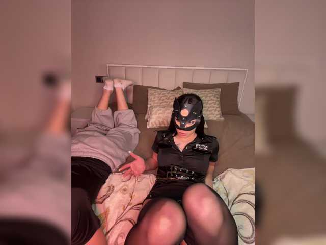 SweetVenomX in webcam