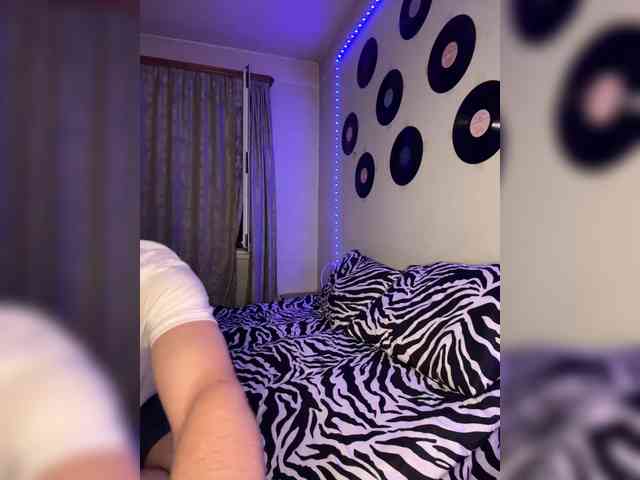 SweetVenomX webcam