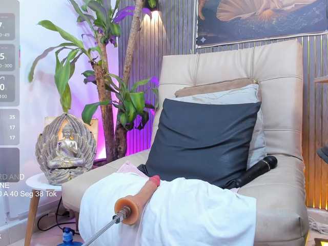Cloee-rabbyt live cam on BongaCams