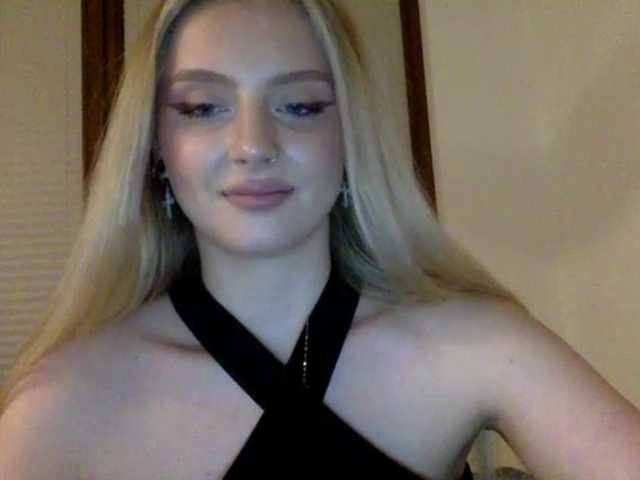 MayaDesire's BongaCams show and profile