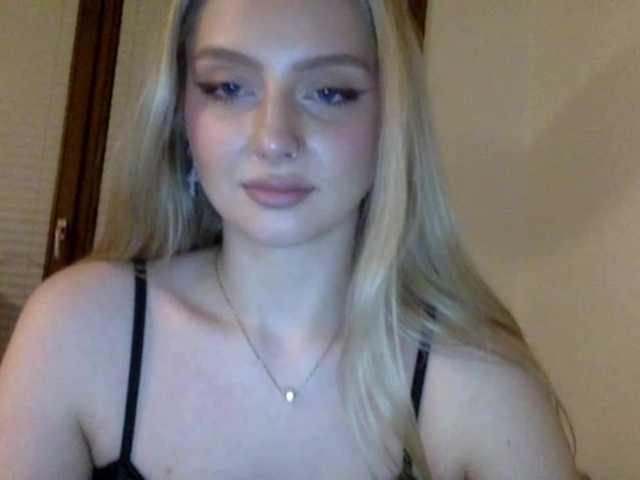MayaDesire's BongaCams show and profile