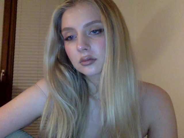 MayaDesire's BongaCams show and profile