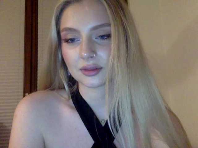 MayaDesire's BongaCams show and profile