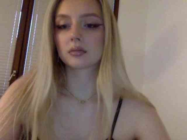 MayaDesire webcam