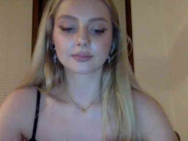MayaDesire webcam