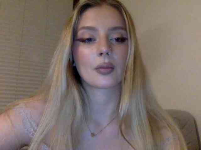 MayaDesire webcam