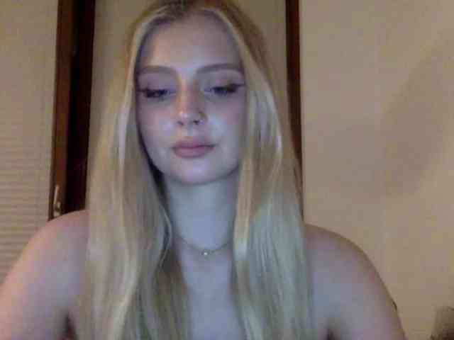 MayaDesire webcam