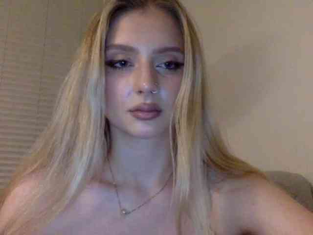 MayaDesire webcam