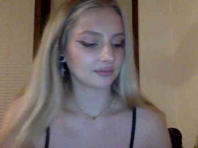 MayaDesire webcam