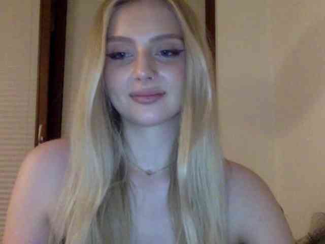 MayaDesire webcam