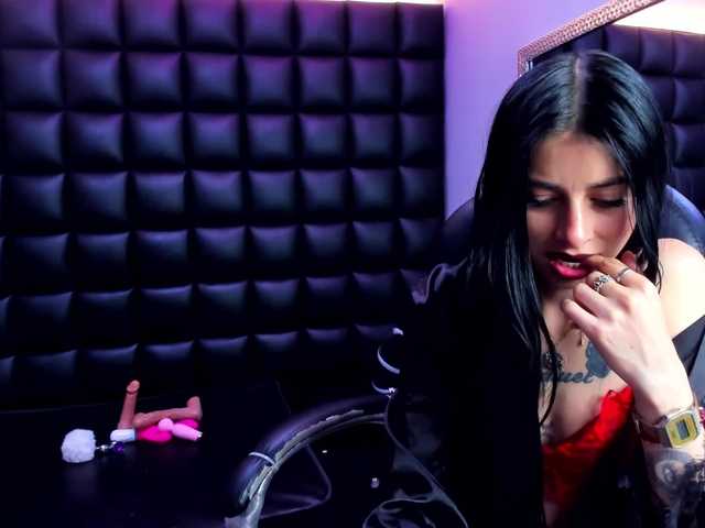 DulceMiiaa live webcam show