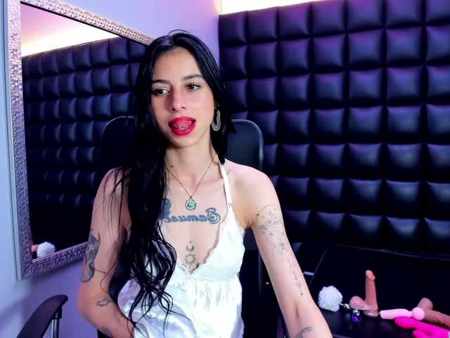 DulceMiiaa live cam on BongaCams