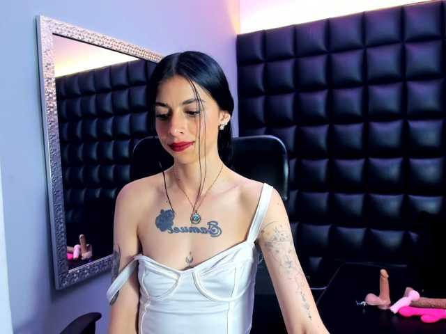 DulceMiiaa live cam on BongaCams