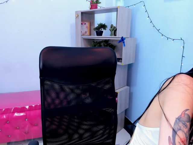 DulceMiiaa live cam preview