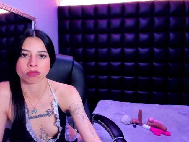 DulceMiiaa webcam