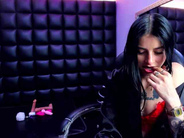 DulceMiiaa webcam