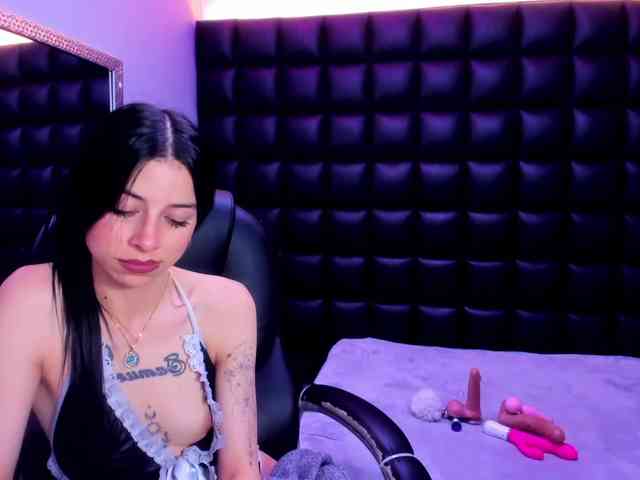 DulceMiiaa webcam