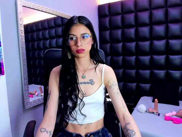 DulceMiiaa webcam