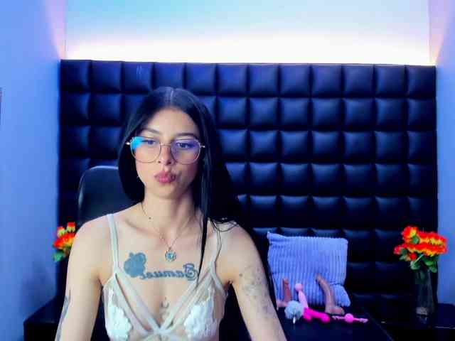 DulceMiiaa webcam