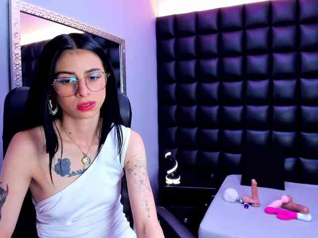 DulceMiiaa webcam