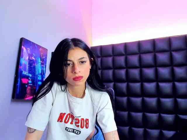 NiaBabie webcam