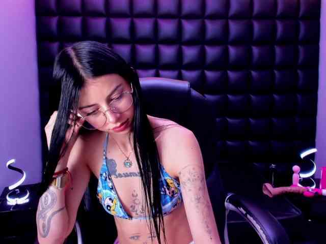 DulceMiiaa webcam