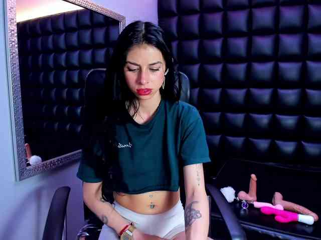 DulceMiiaa webcam