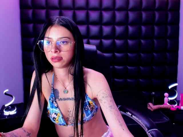 DulceMiiaa webcam