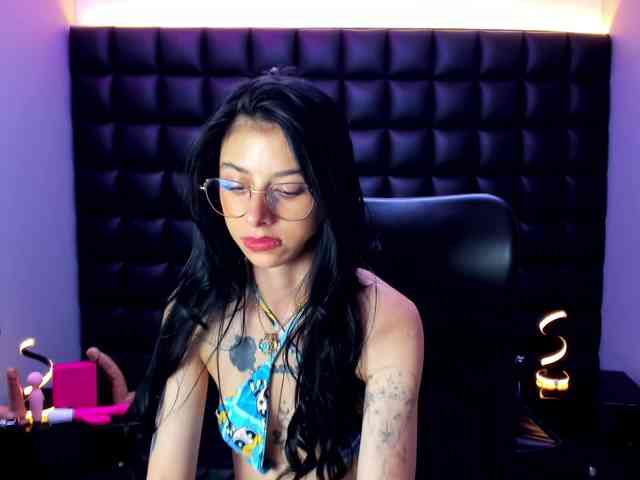 DulceMiiaa webcam