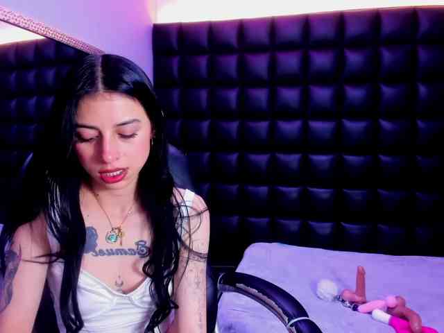 DulceMiiaa webcam