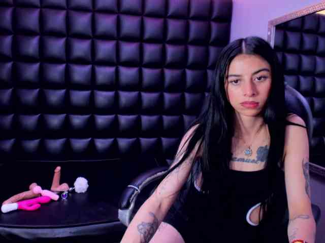 DulceMiiaa webcam