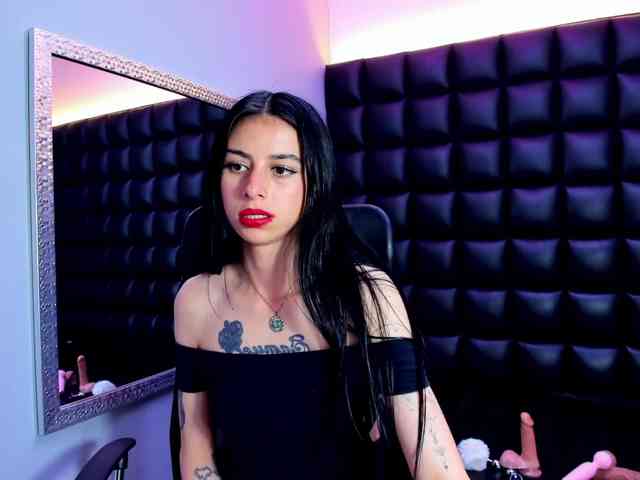DulceMiiaa webcam