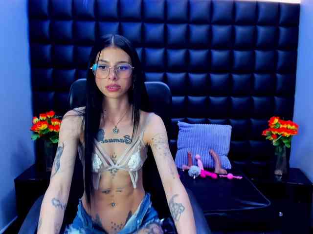 DulceMiiaa webcam