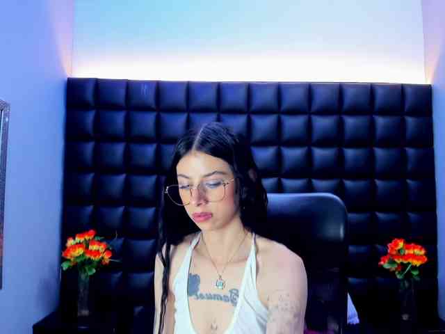 DulceMiiaa webcam