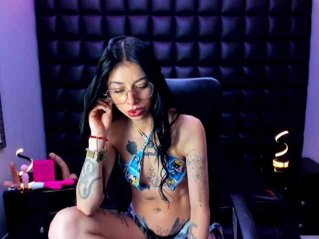DulceMiiaa webcam