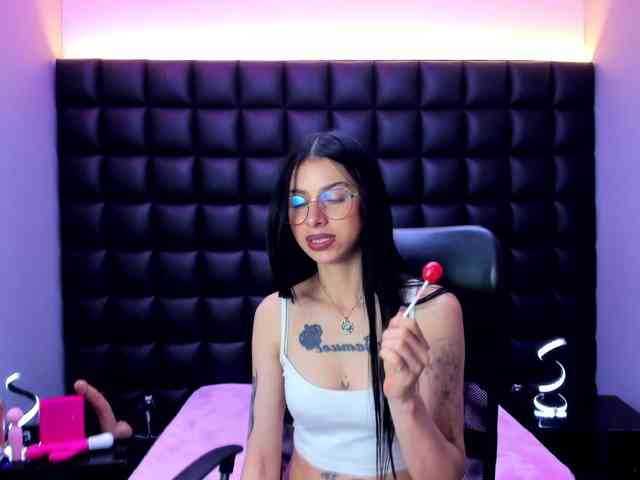 DulceMiiaa webcam