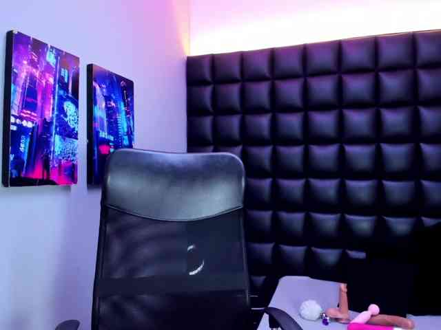 NiaBabie webcam