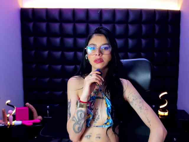 DulceMiiaa webcam
