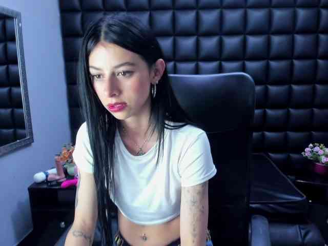 DulceMiiaa webcam