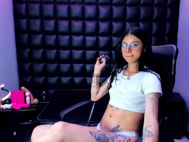 DulceMiiaa webcam
