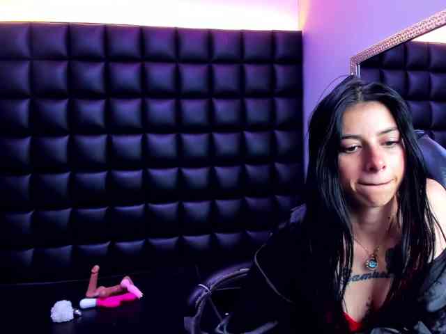 DulceMiiaa webcam