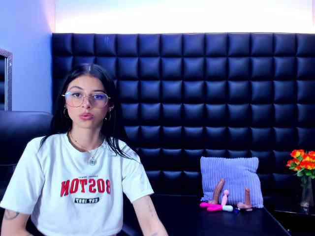 DulceMiiaa webcam