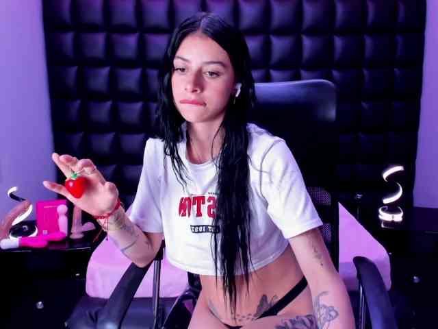 DulceMiiaa webcam
