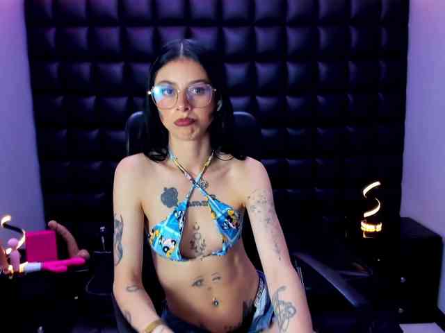 DulceMiiaa webcam