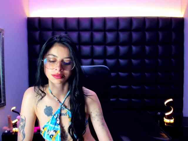 DulceMiiaa webcam