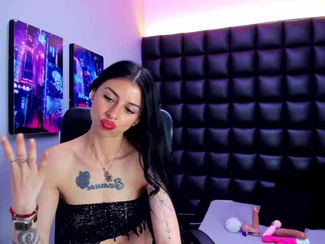 NiaBabie webcam