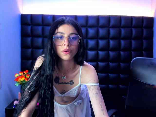 DulceMiiaa webcam