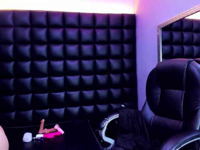 DulceMiiaa webcam