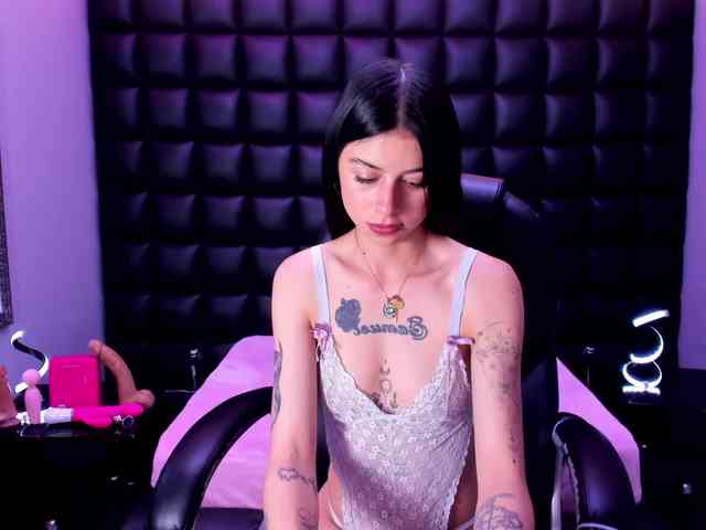 DulceMiiaa webcam